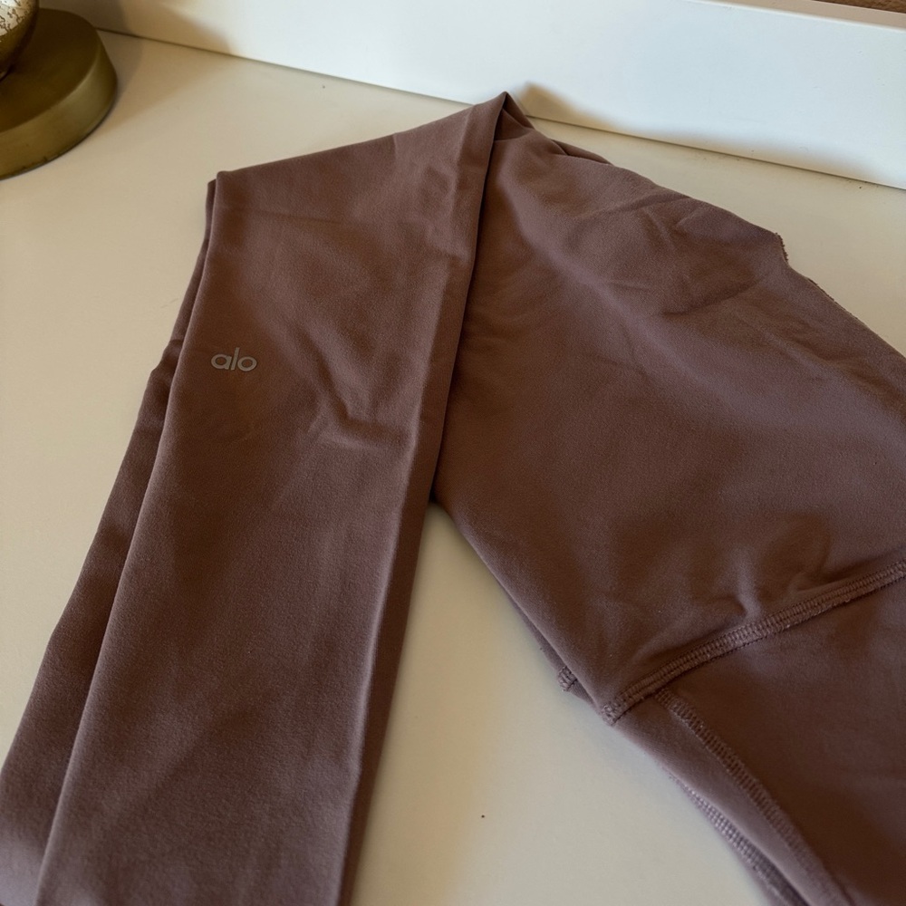 Alo Leggings Mauve / Taupe Color